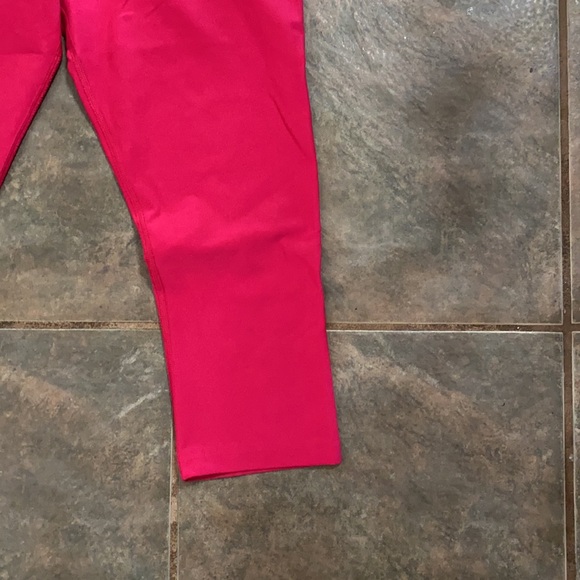 NIKE | pink capris - Picture 3 of 4